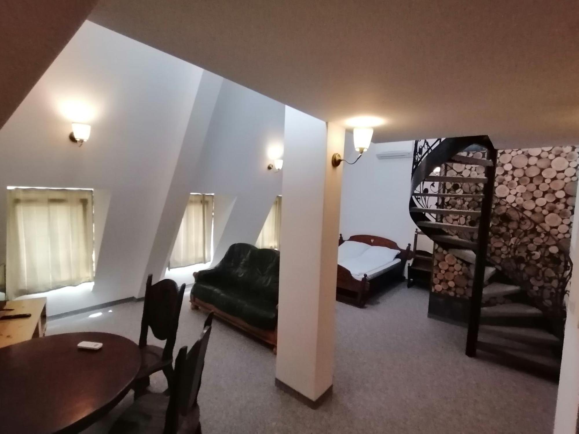 Hotel Aristokrat Обзор Экстерьер фото