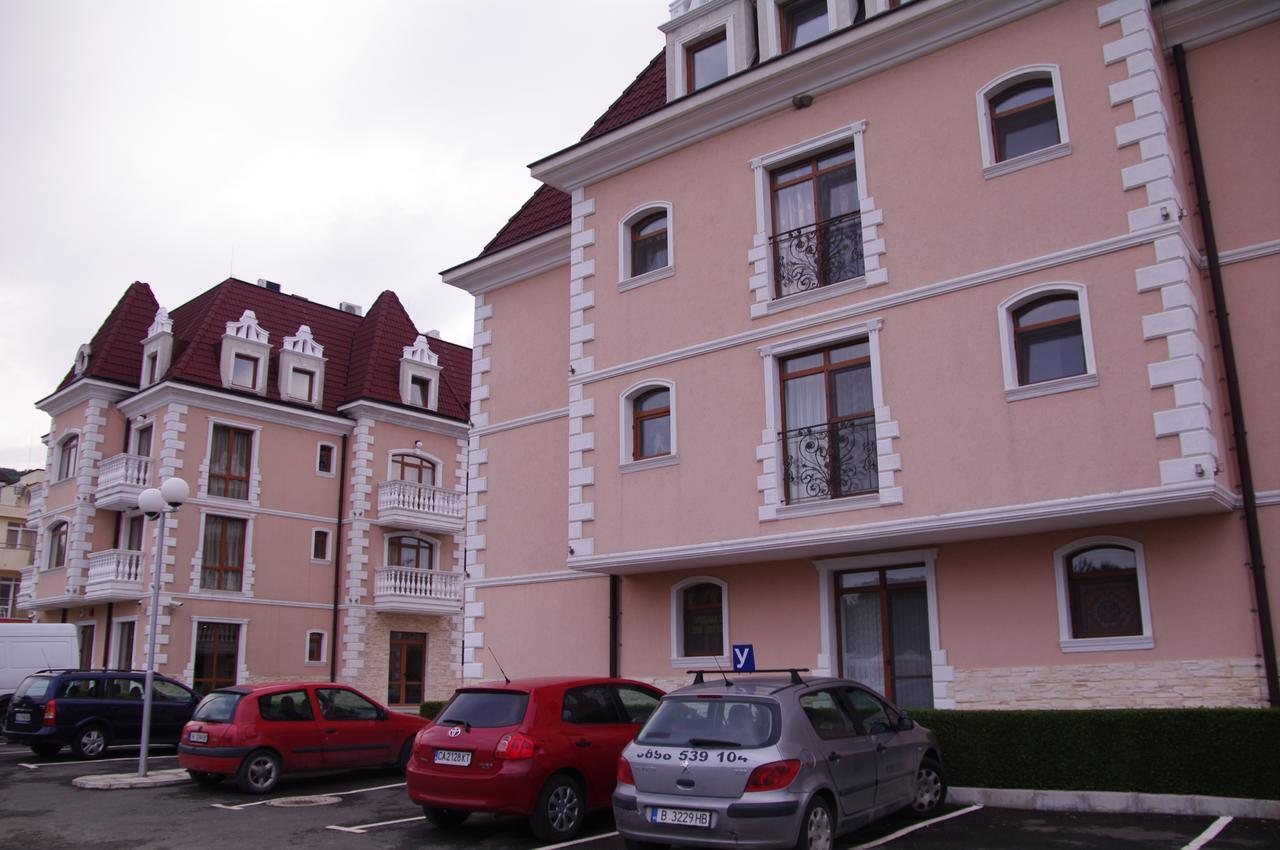 Hotel Aristokrat Обзор Экстерьер фото