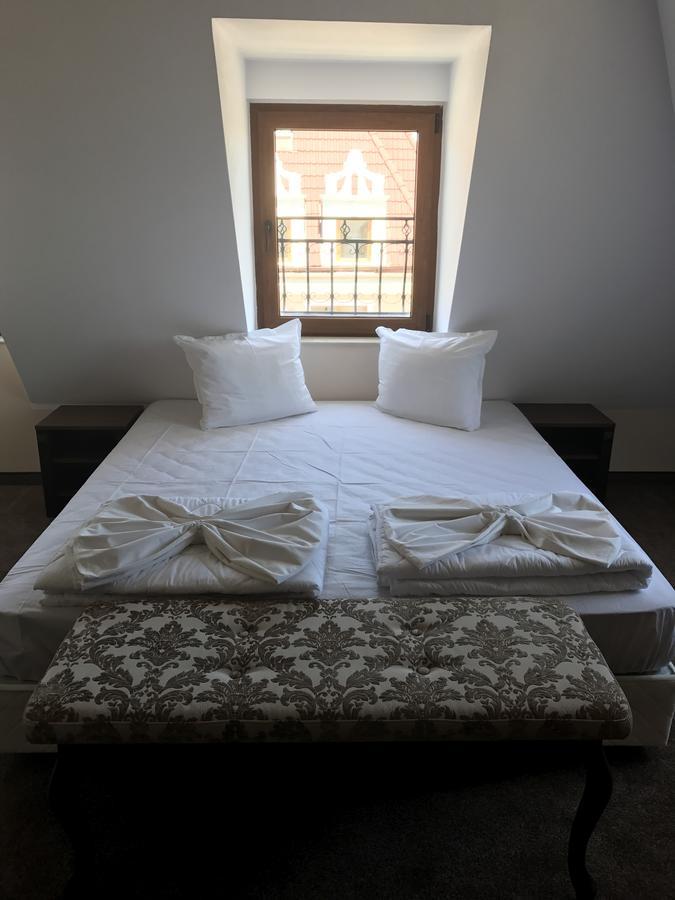 Hotel Aristokrat Обзор Экстерьер фото